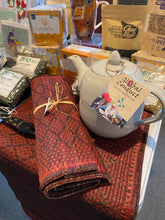 Load image into Gallery viewer, Table runner - woven