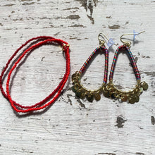 Load image into Gallery viewer, Bracelet - fine beaded with heart