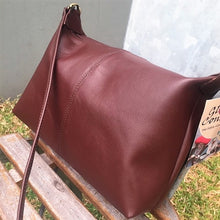 Load image into Gallery viewer, Leather shoulder bag
