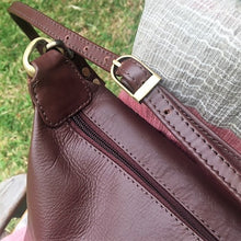 Load image into Gallery viewer, Leather shoulder bag